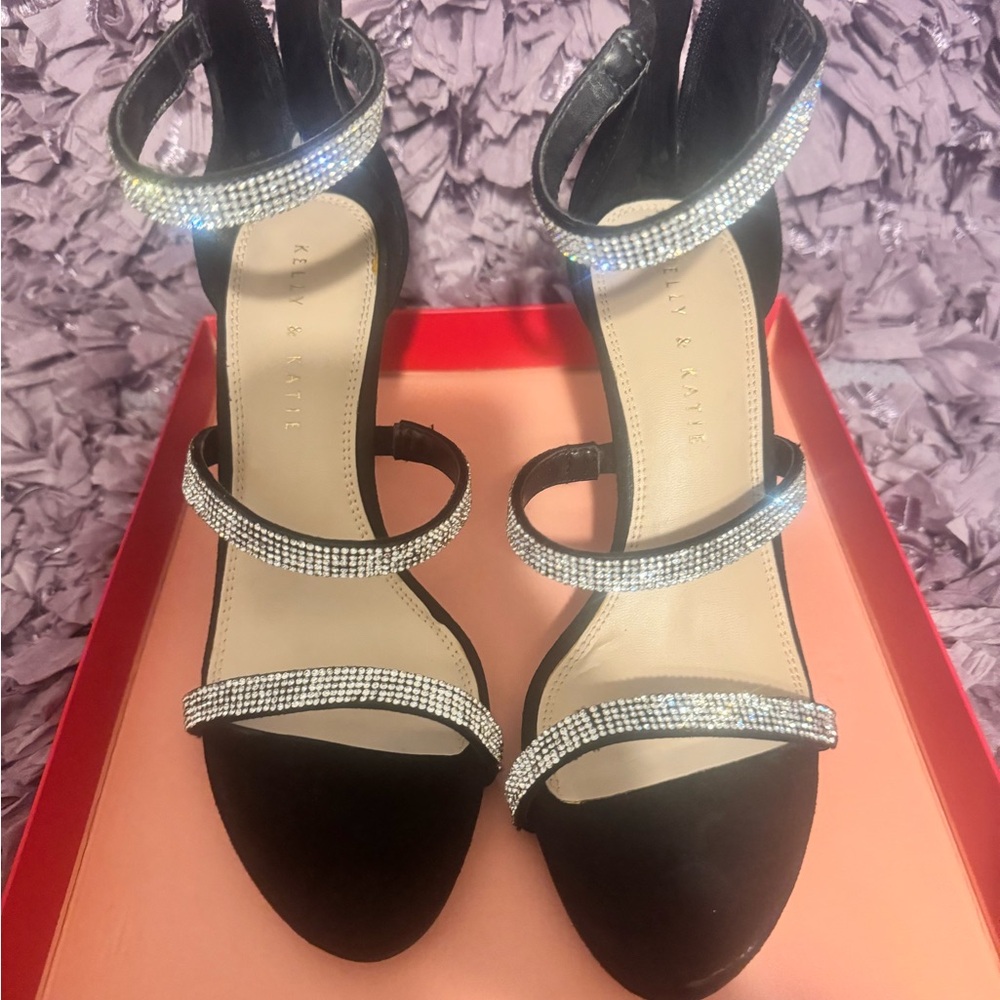 Kelly & Katie Black Rhinestone Heels 👠 ♥️